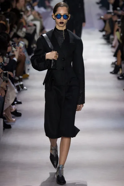 Look 4